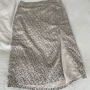 Neutral-Grey Leopard Satin Skirt